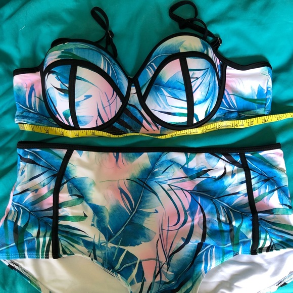 Brand new high-waisted bikini - Picture 3 of 5